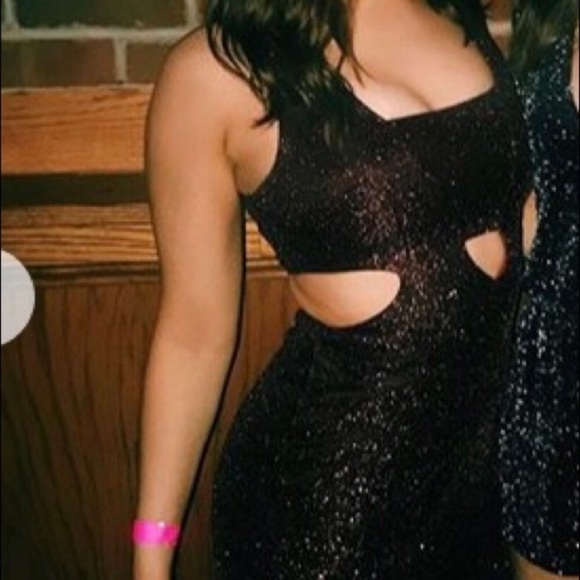 Express Dark Red Asymmetrical Mini w Cutouts - Picture 5 of 6